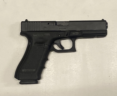 Glock 9mm Gen 4 (eräänlainen esitely ase) Glock 9mm Gen 4 (eräänlainen esitely ase)