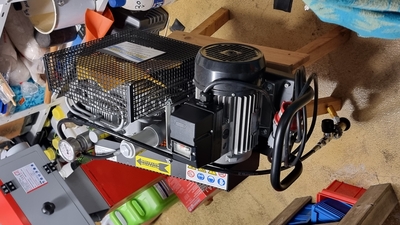 Korkepainekompressori 400W / 300 bar, voimavirta
