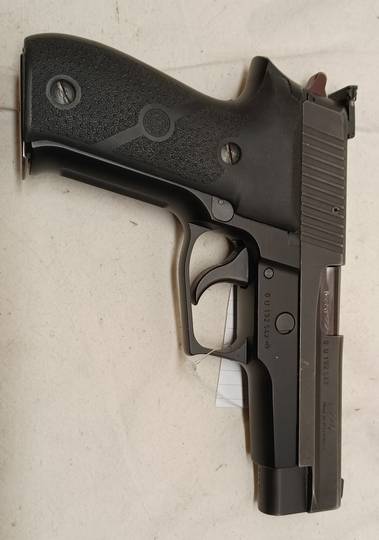 Sig Sauer P226   cal 9 mm
