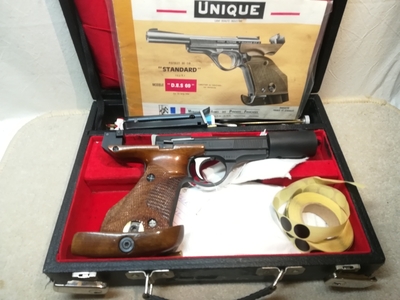 Unique mod. D.E.S 69, cal 22 LR, TT=3